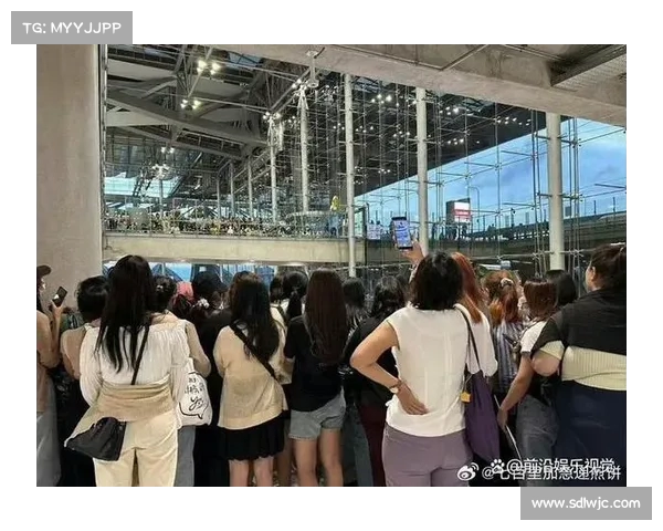 王一博惊现街头驾驶座上吸引目光粉丝纷纷围观热议不断 王一博惊现街头驾驶座上吸引目光粉丝纷纷围观热议不断